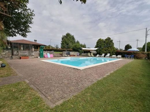 Villa - Gattico, Provincia di Novara