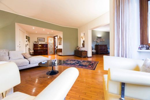 Appartamento a Genova, Liguria