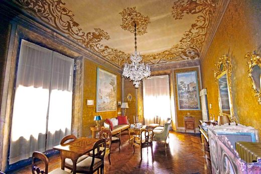 Apartment / Etagenwohnung in Bologna, Emilia-Romagna