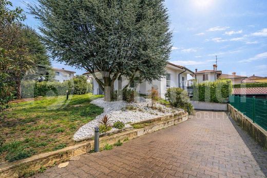 Villa in Camparada, Province of Monza and Brianza