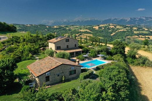 Villa in Sant'Angelo in Pontano, Provincia di Macerata