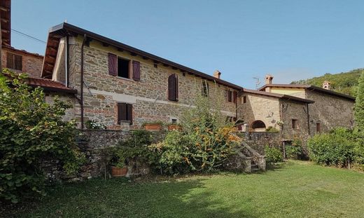 Villa in Casola in Lunigiana, Provincia di Massa-Carrara