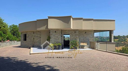 ‏וילה ב  Monterotondo, רומא