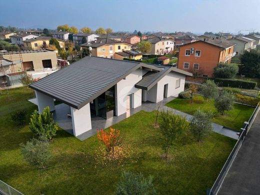 别墅  Cazzago San Martino-Calino, 布雷西亚省