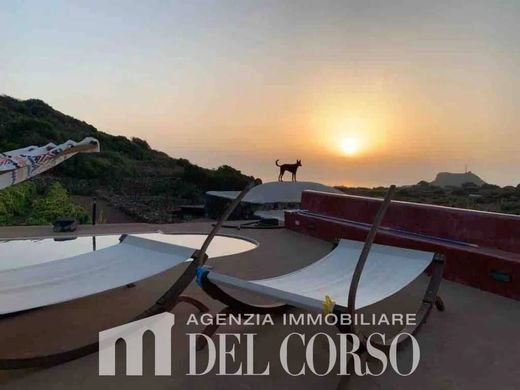 Villa a Pantelleria, Trapani