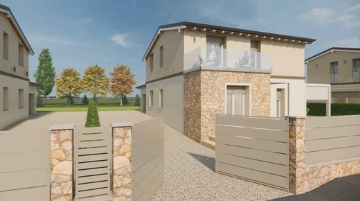 Villa in Rivergaro, Provincia di Piacenza