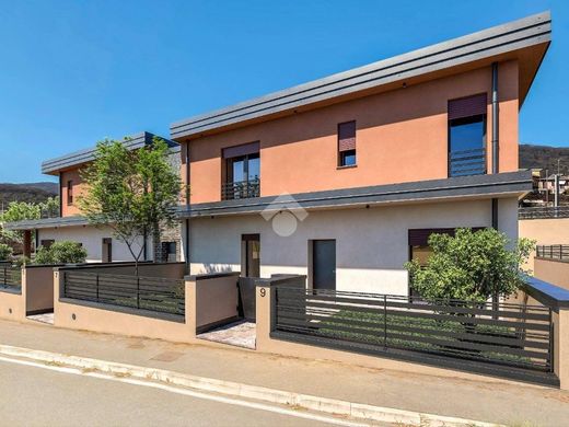 Apartment in Monticelli Brusati, Provincia di Brescia