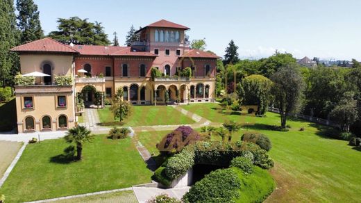 Penthouse Gallarate, Varese ilçesinde