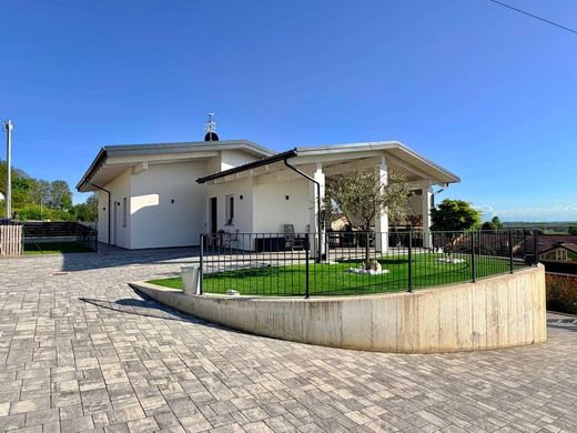 Villa - Bra, Provincia di Cuneo