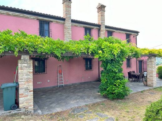 Landsitz in Senigallia, Provincia di Ancona