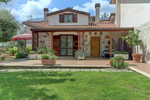 Villa in Guidonia Montecelio, Rom