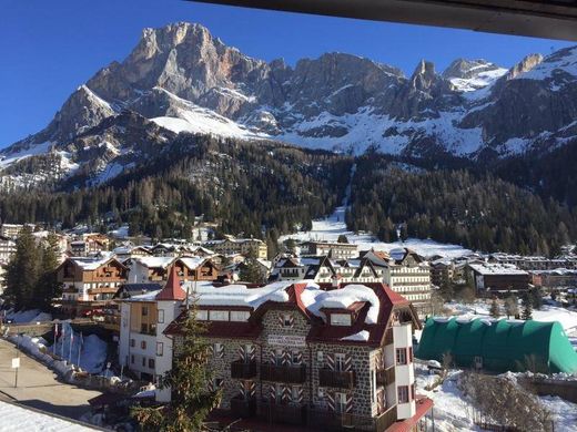 Primiero San Martino di Castrozza, Provincia autonoma di Trentoのアパートメント