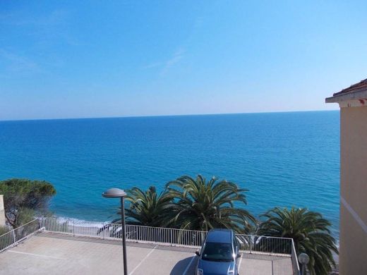 ‏דירה ב  Borgio, Provincia di Savona