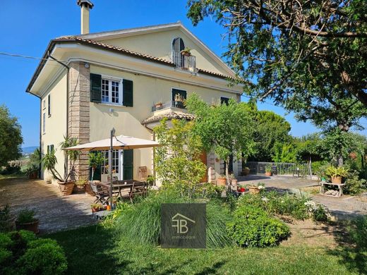 Villa Castelfidardo, Ancona ilçesinde