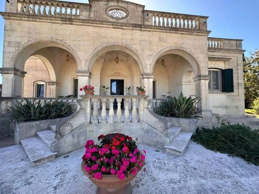 Villa - Scorrano, Provincia di Lecce