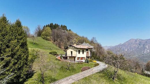 Villa en Brembilla, Bérgamo
