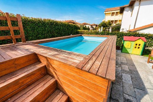 Villa en Biassono, Provincia di Monza e della Brianza