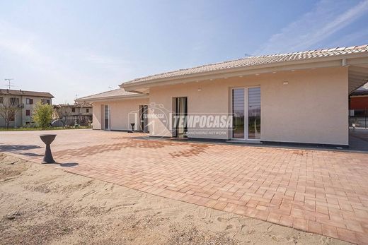 Villa in Montichiari, Provincia di Brescia