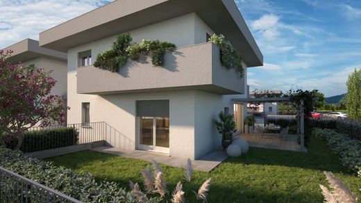 Villa in Treviolo, Provincia di Bergamo