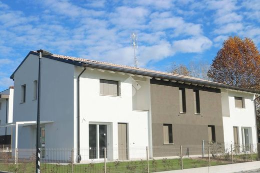 빌라 / Spinea-Orgnano, Provincia di Venezia