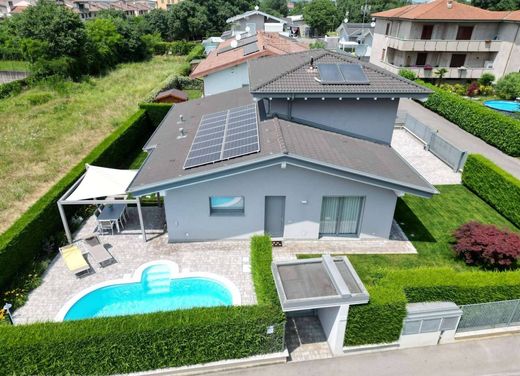 Villa in Fara Gera d'Adda, Provincia di Bergamo