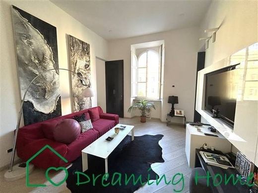 Apartment / Etagenwohnung in Rom, Latium