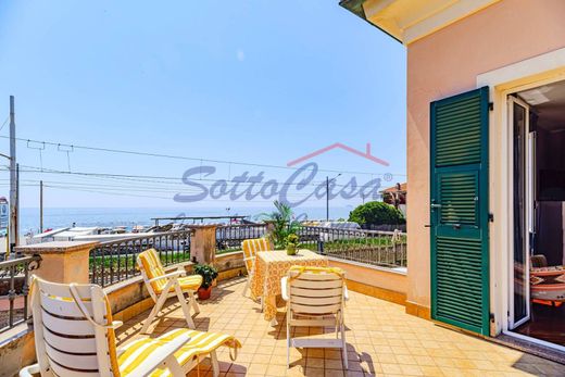 Villa a Borgio, Savona