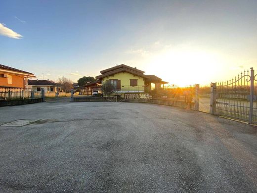 Villa in Alice Castello, Provincia di Vercelli