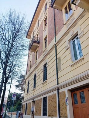 Apartment / Etagenwohnung in Bologna, Emilia-Romagna