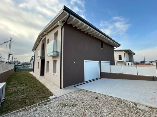 Villa Rosà, Vicenza ilçesinde