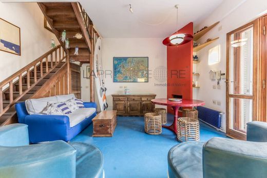 빌라 / Ladispoli, 로마