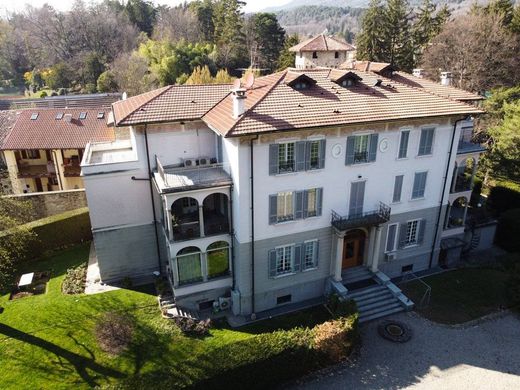 Attico a Casciago, Varese