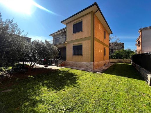 Villa in Rome, Latium