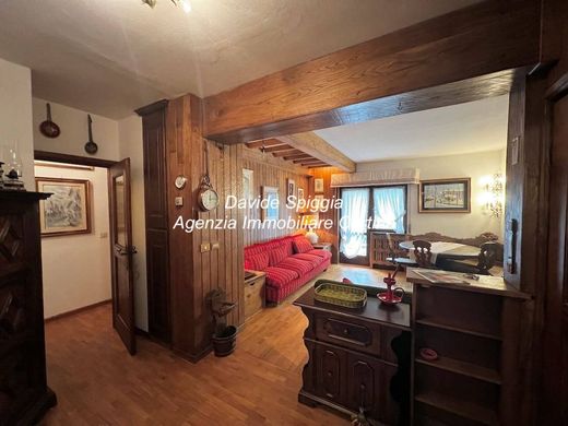 Apartment / Etagenwohnung in Cortina d’Ampezzo, Provincia di Belluno