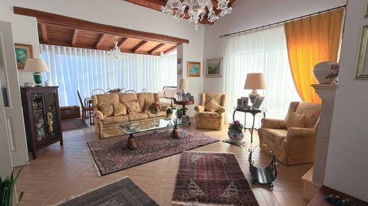 Villa a Siracusa, Sicilia