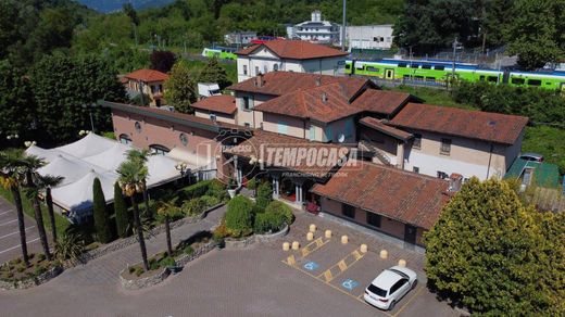 Luxury home in Fino Mornasco, Provincia di Como