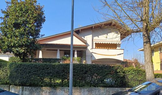 Villa - Rozzano, Milão