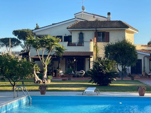 Villa a Roma, Lazio