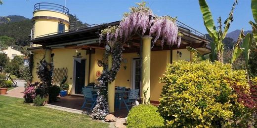 ﻓﻴﻼ ﻓﻲ Montignoso, Provincia di Massa-Carrara