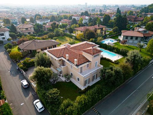 Villa in Rovato, Provincia di Brescia