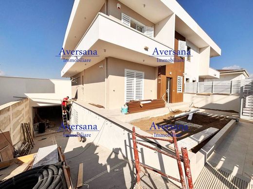 Villa in Parete, Provincia di Caserta