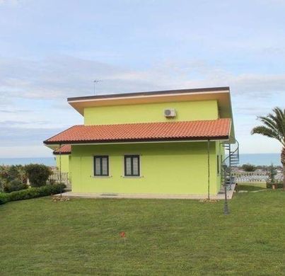 Villa in Martinsicuro, Provincia di Teramo
