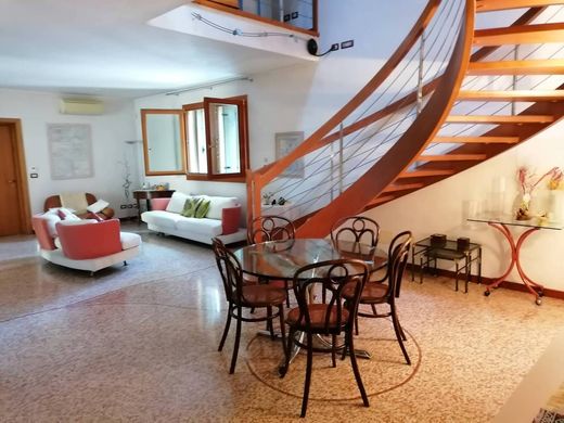 Casa de lujo en Legnago, Provincia di Verona