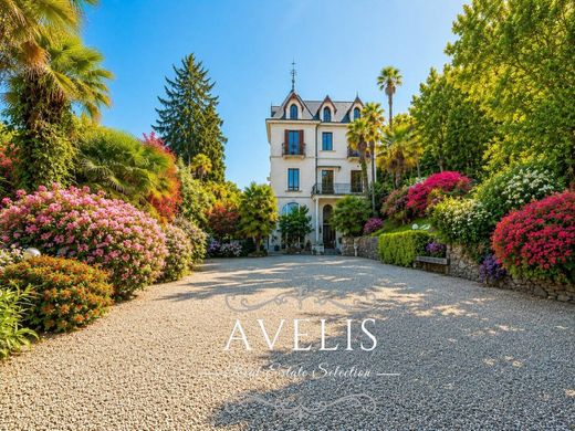 Villa in Luino, Provincia di Varese