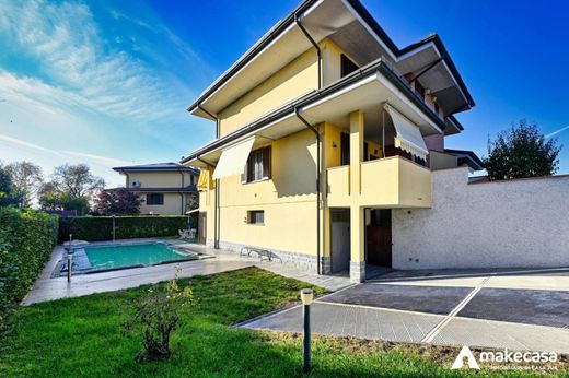 Villa in Colturano, Milan