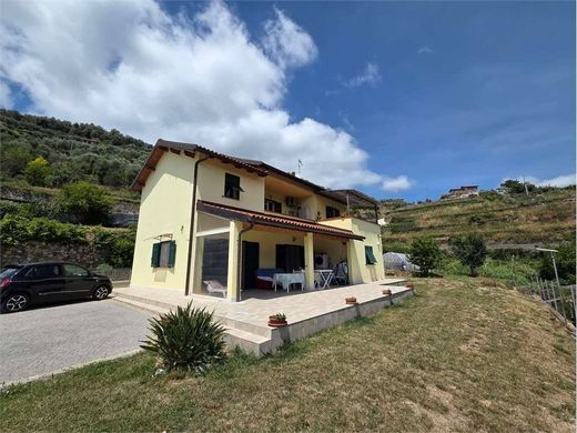 Villa in Dolceacqua, Provincia di Imperia