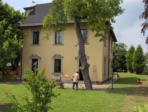 Villa in Cernusco Lombardone, Provincia di Lecco