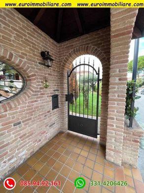 Villa - Pineto, Provincia di Teramo