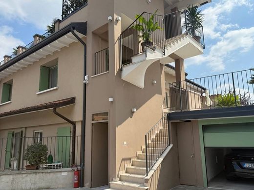 Villa Gussago, Brescia ilçesinde