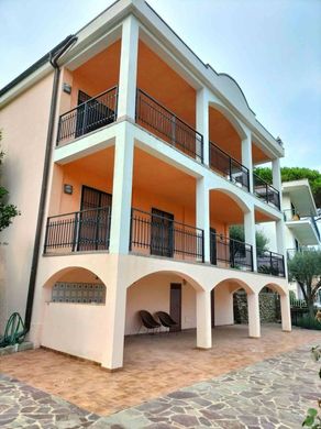 Villa in Noli, Provincia di Savona